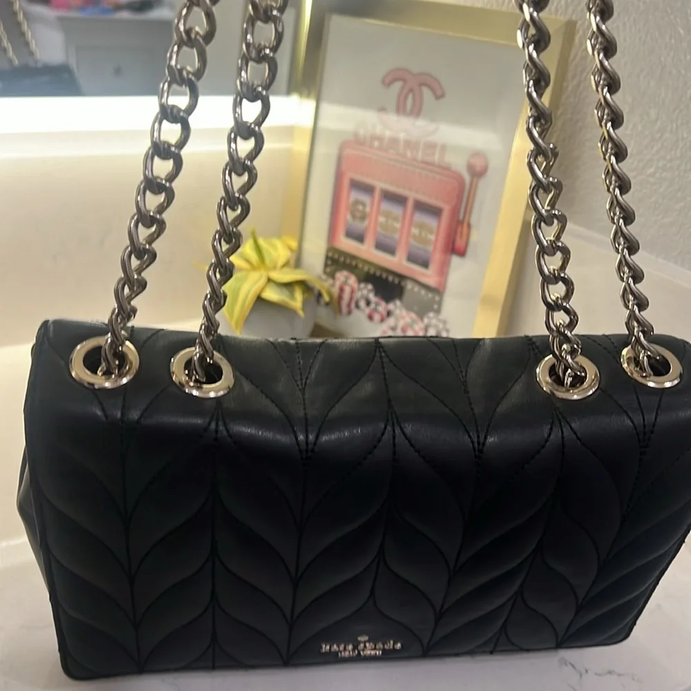 Kate Spade Bariar Lane Quilted Emelyn Crossbody Shoulder Black 7”-10”-3” EUC - Picture 4 of 16